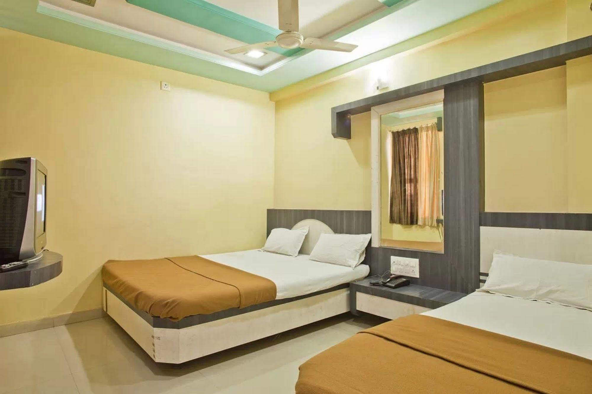 Hotel Disha Palace Širdi Exteriér fotografie